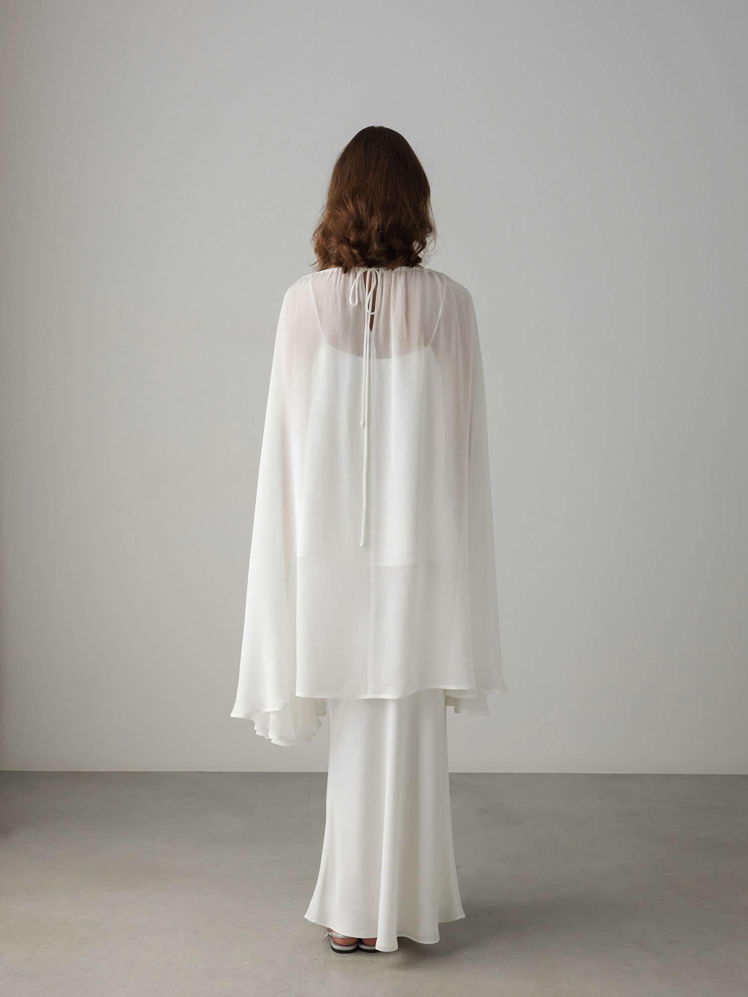 Накидка (oversize, белый). Изображение № 4