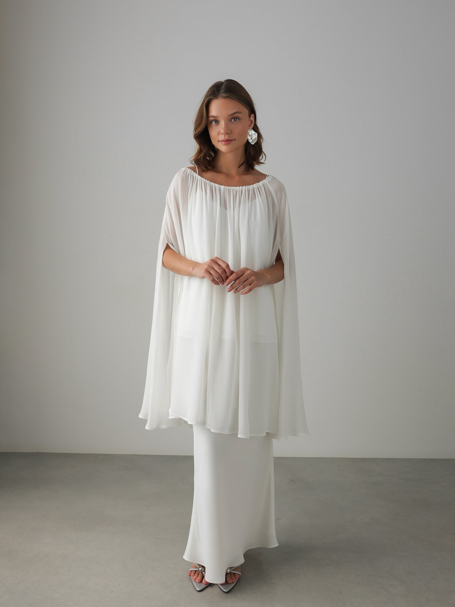 Накидка (oversize, белый). Изображение № 1